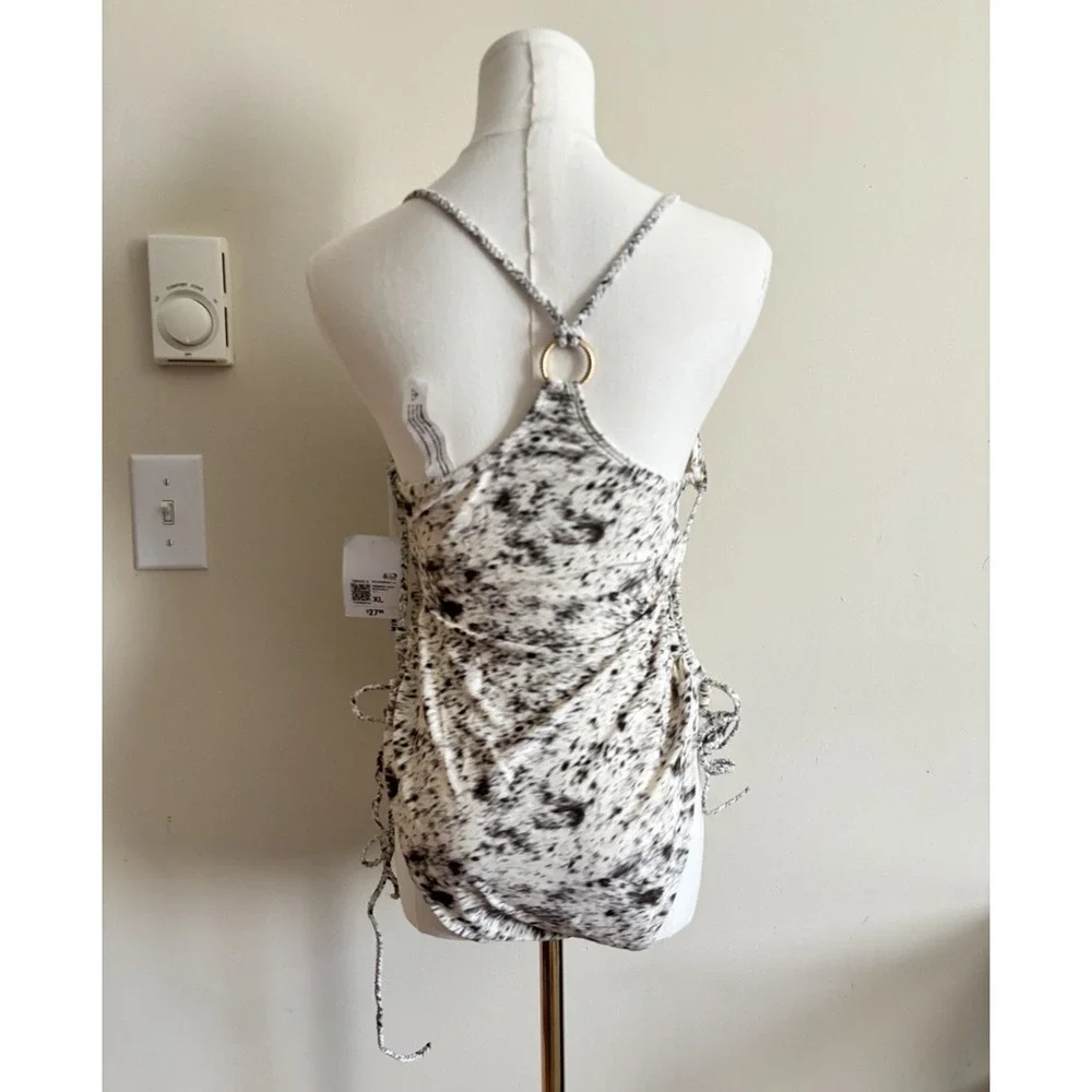 NWT Forvever 21 Bathing Suit Womens XL Cutout One‎ Piece Beach Summer Vacation